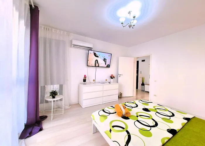 Cosy Near Mall Plaza Apartment Bukarest