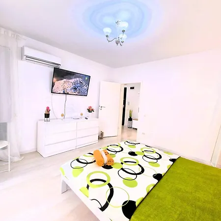 Cosy Near Mall Plaza Apartment Bucharest
