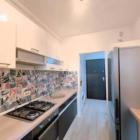 Cosy Near Mall Plaza Апартаменты *