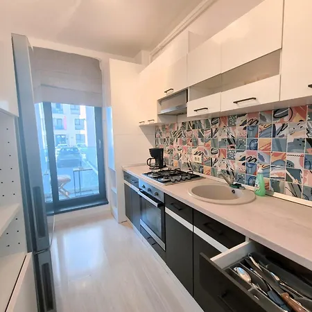 Апартаменты Cosy Near Mall Plaza *