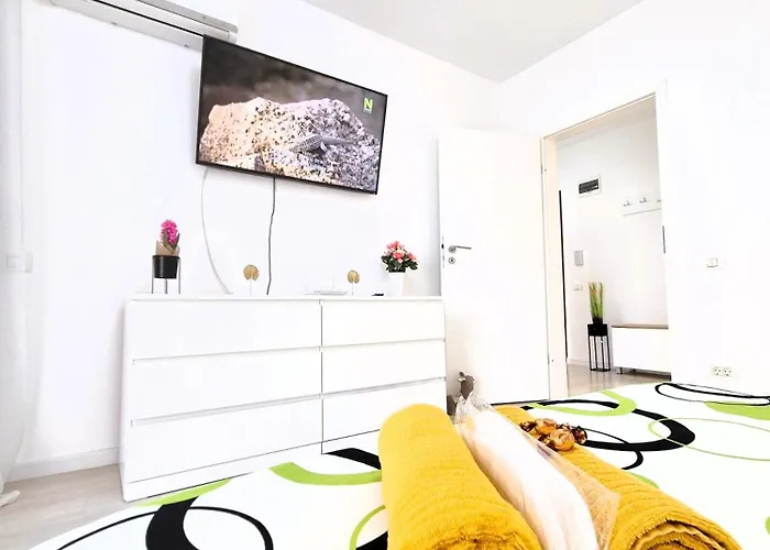 Cosy Near Mall Plaza